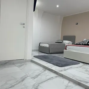 Ludben House Napoli